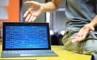 正定 ,php声明和调用变量的符号是什么？